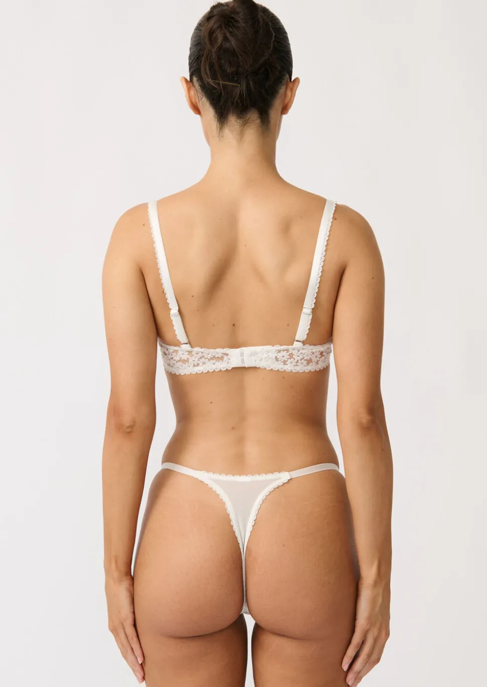 Daisy Non Pad Plunge - White